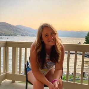 Meet your Posher, Danielle